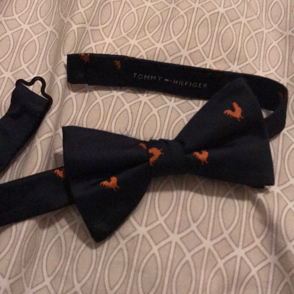 Bow tie